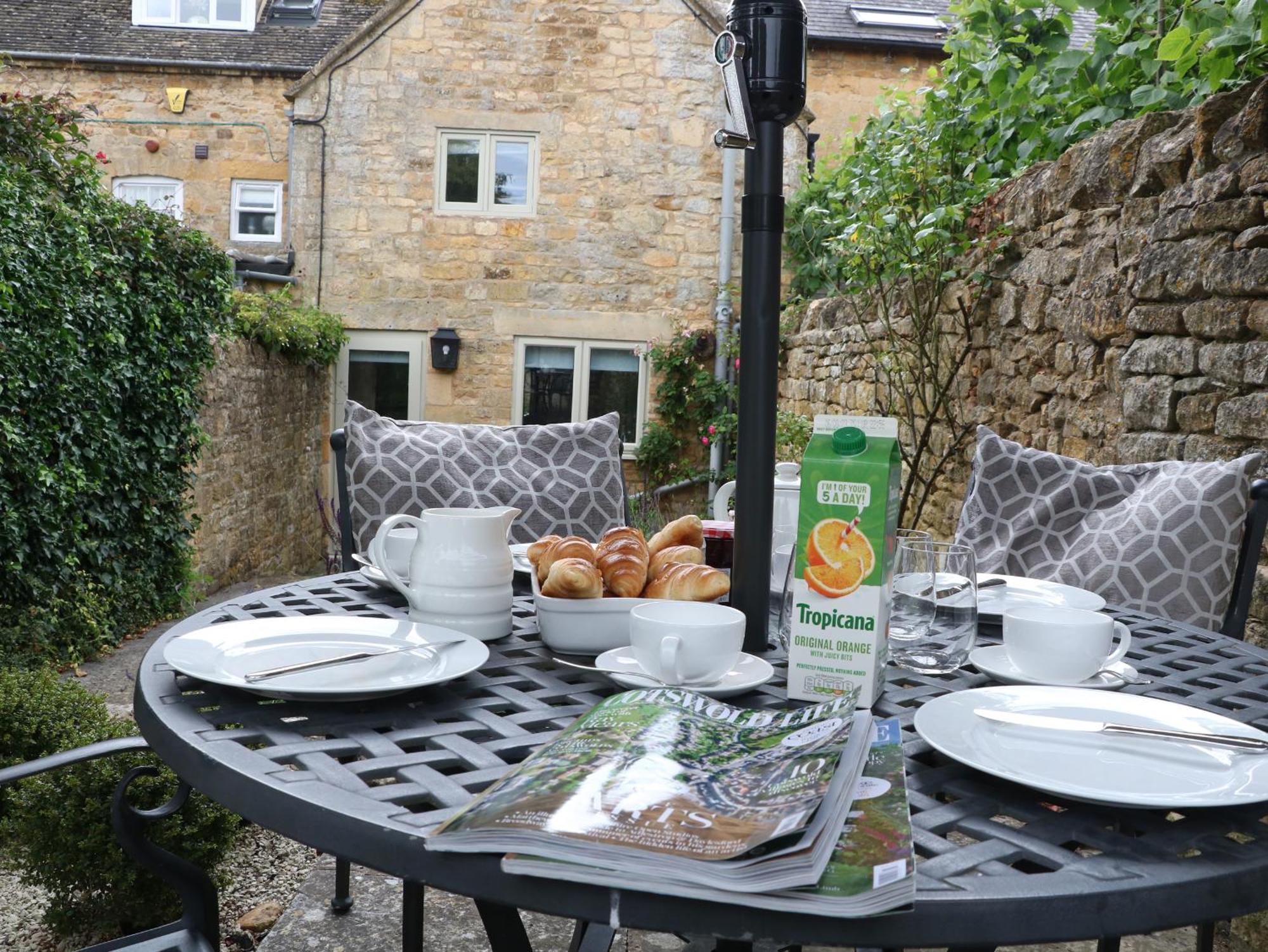 Little Lamb Cottage 치핑캠프던 외부 사진